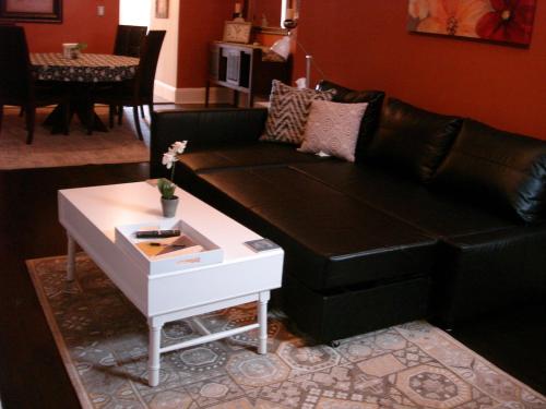 House in Soulard with Parking — 4-Star Luxury Hotel in Maryland Heights, United States
