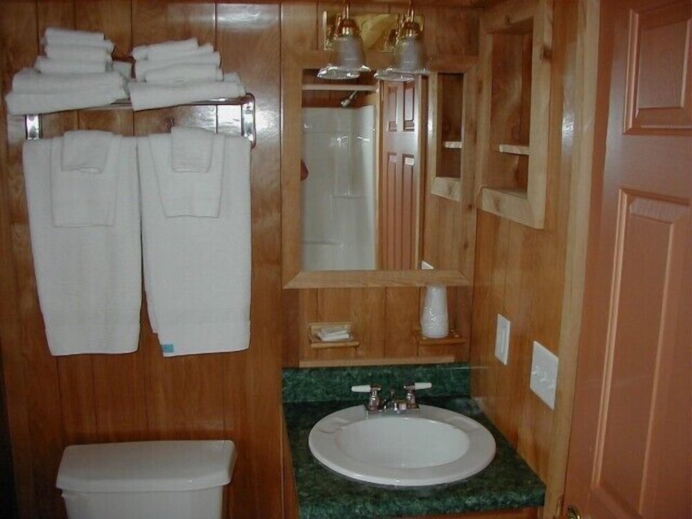 Edgewater Motel - photo 3