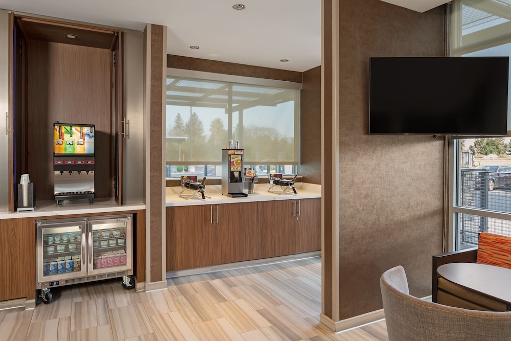 SpringHill Suites by Marriott West Sacramento - photo 40