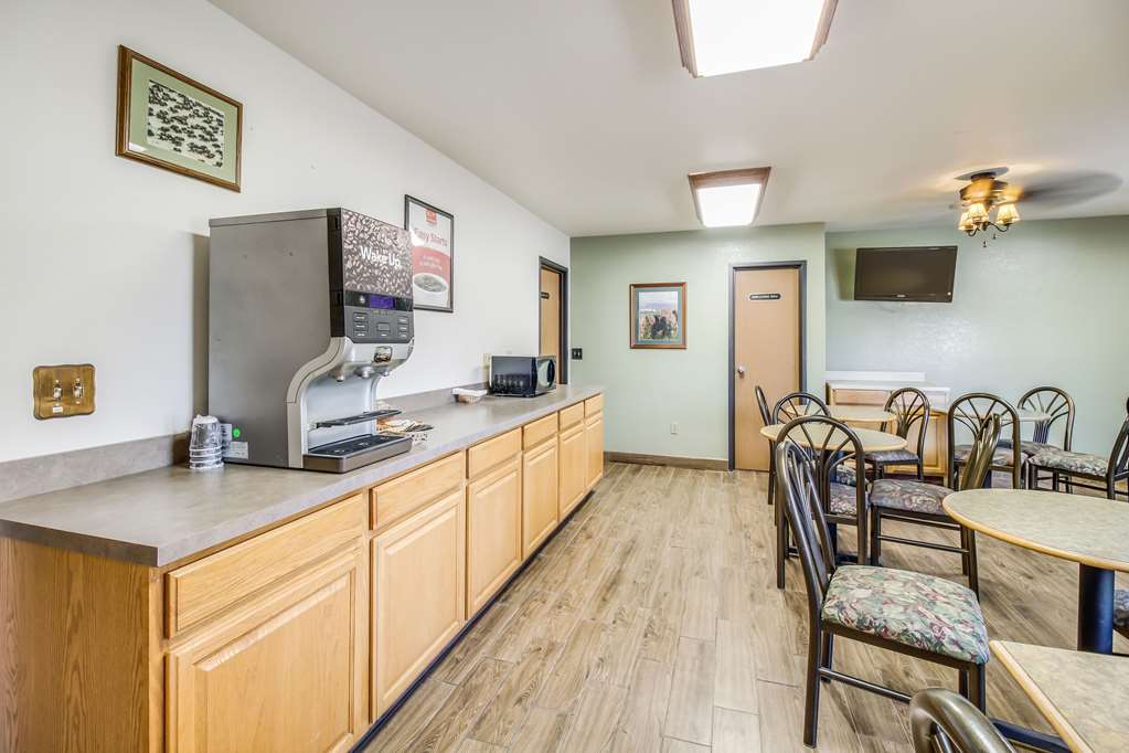Econo Lodge Custer Crazy Horse Area - photo 44