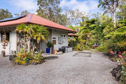 The Alala at Stained Glass Cottages — hotel in Volcano