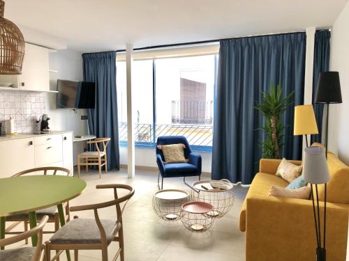 PATIOdeLUZ Stylish apartments in PA rraga 13 — 4-Star Luxury Hotel in Granada, Spain