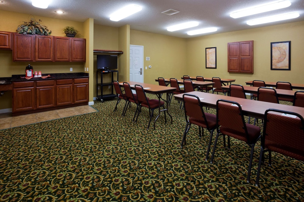 GrandStay Residential Suites Hotel - photo 32