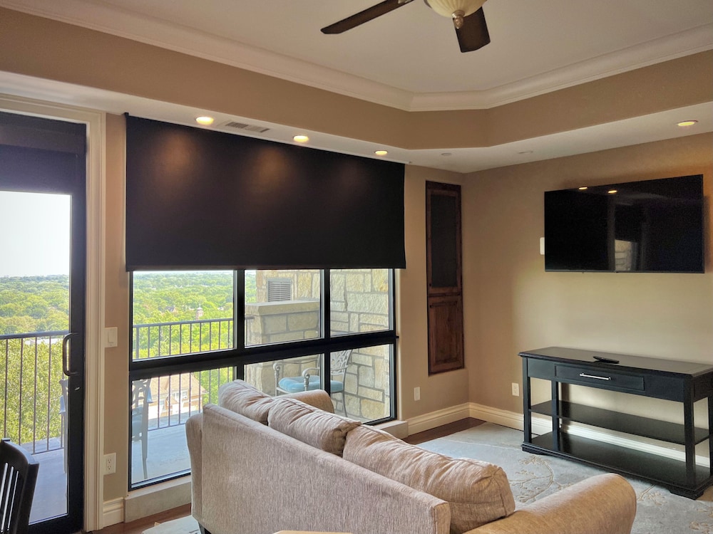 The Oread Lawrence Tapestry Collection by Hilton - photo 62