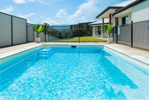Whitsunday Holiday Home — 4-Star Luxury Hotel in Cannonvale, Australia