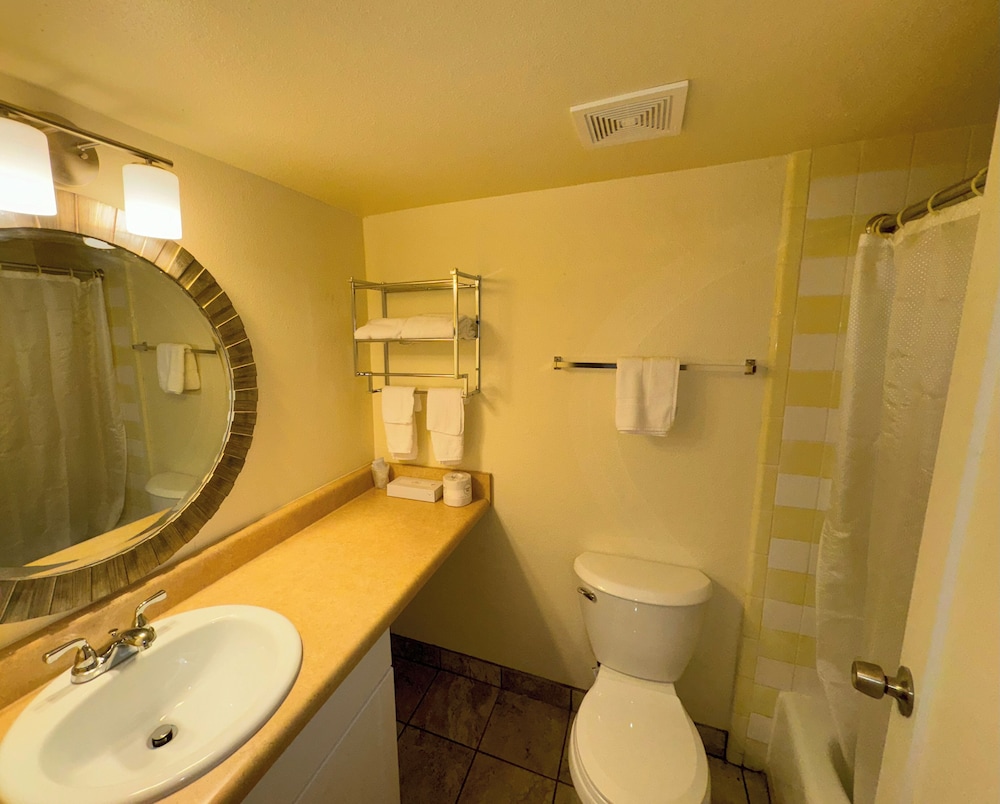 Big Chile Inn & Suites - photo 21