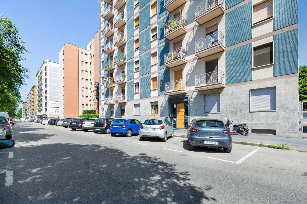 Metro Famagosta Modern Suite Free Wifi & Parking — 4-Star Luxury Hotel in Milan, Italy
