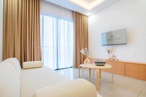 KLIA Residence Homestay Apartment Near Sepang Circuit and KLIA 3 Bedroom Fully Aircond — 4-Star Luxury Hotel in Kampung Baharu Nilai, Malaysia