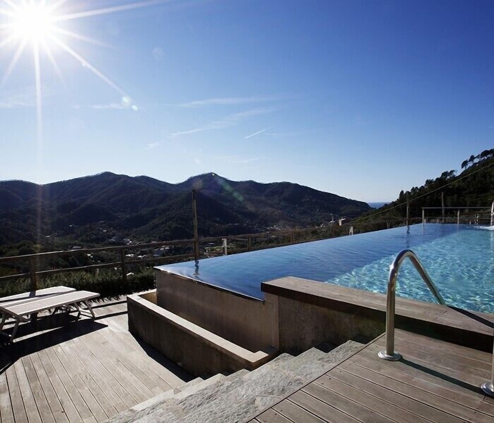 Agriturismo Costa di Faraggiana — 4-Star Luxury Hotel in Levanto, Italy