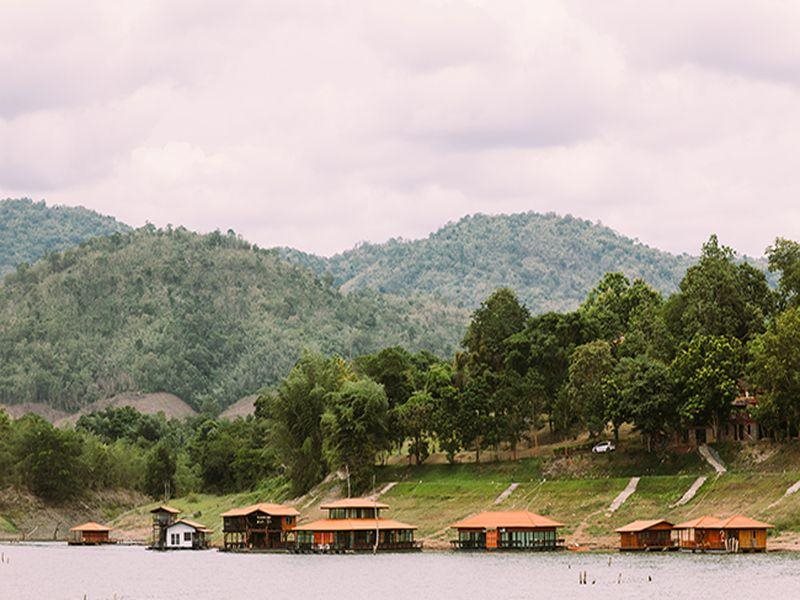 Pufa EngNam Lake Resort — hotel in Si Sawat