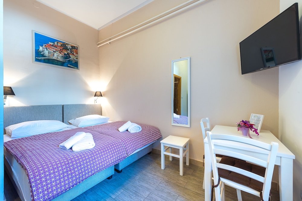 Ivana's Central Suites