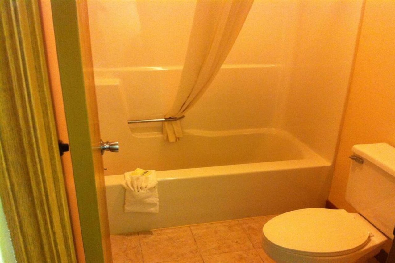 Northgate Inn Saginaw - photo 9