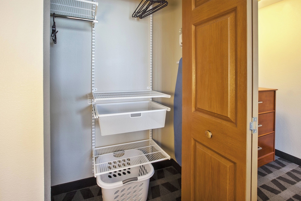 TownePlace Suites Detroit Sterling Heights - photo 11