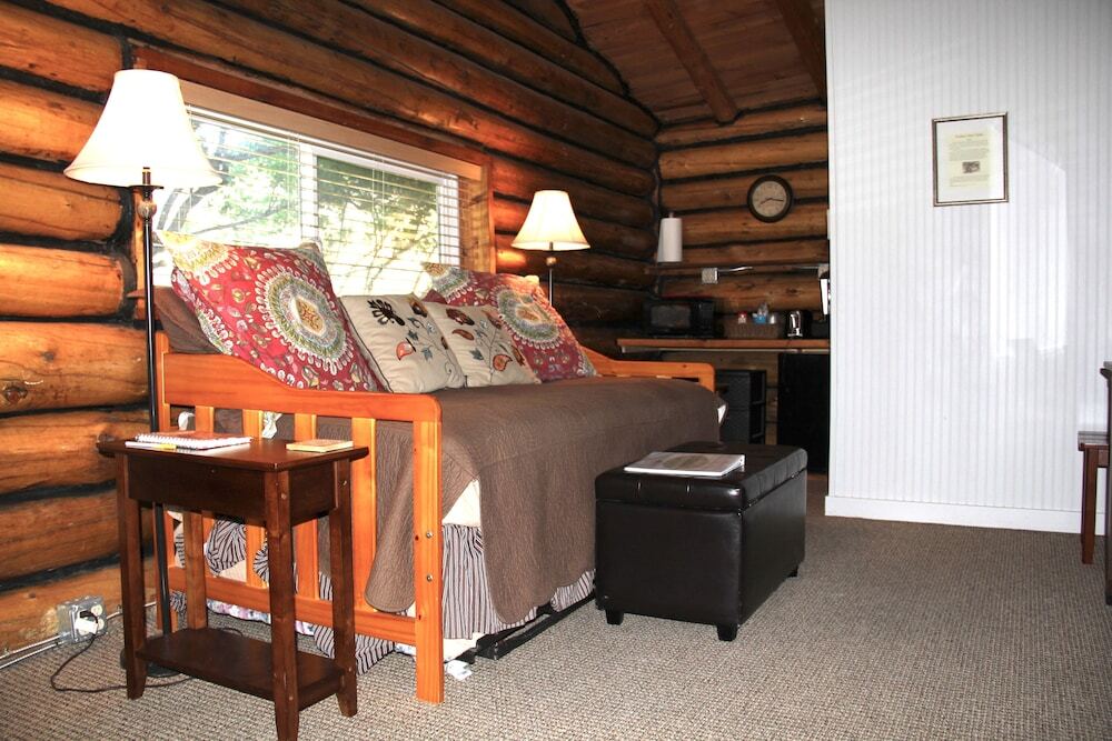 Yellowstone Hot Springs Resort - featured photo