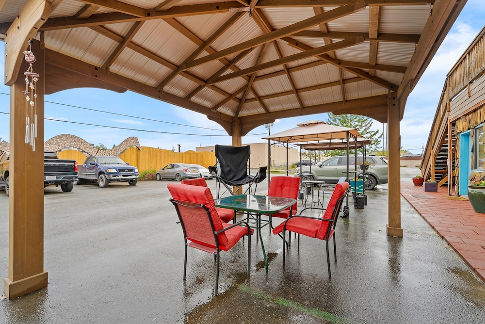 Qupqugiaq Inn - photo 34