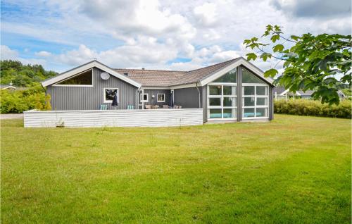 Cozy Home In Ebeltoft With Sauna — 4-Star Luxury Hotel in Ebeltoft, Denmark