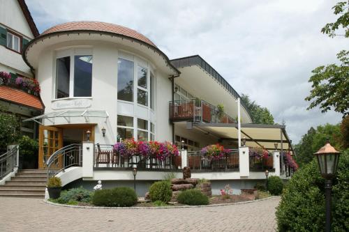 Hotel Ochsen — hotel in Neuenburg