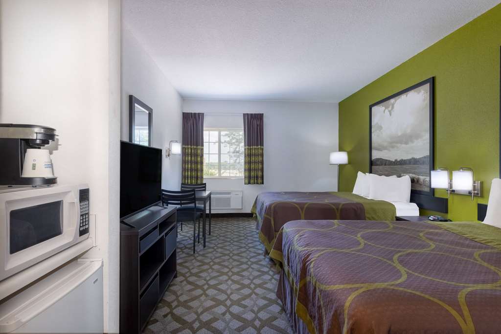 Super 8 by Wyndham De Soto - photo 16