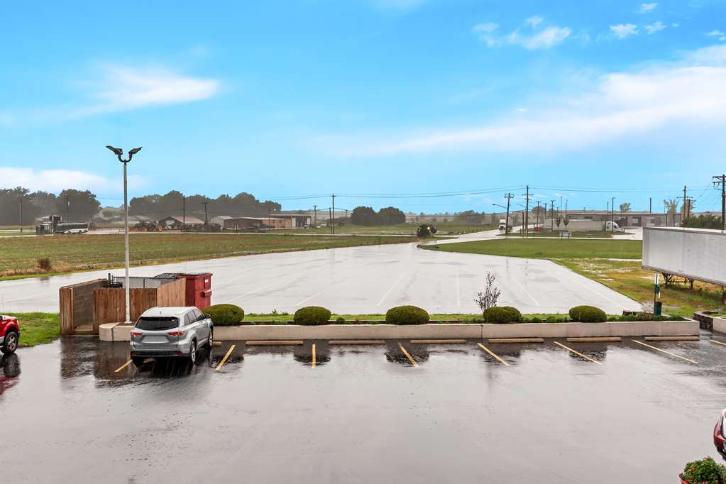 Red Lion Inn & Suites Pontoon Beach - photo 33