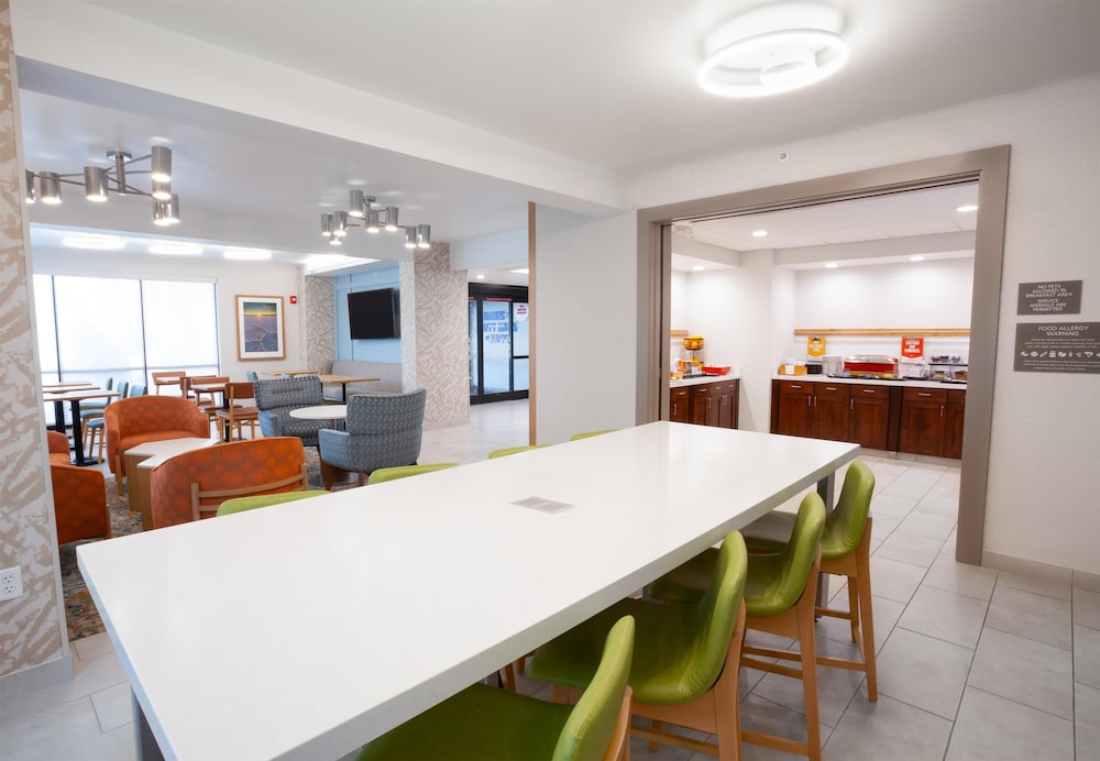 Hampton Inn Salt Lake City North - photo 46