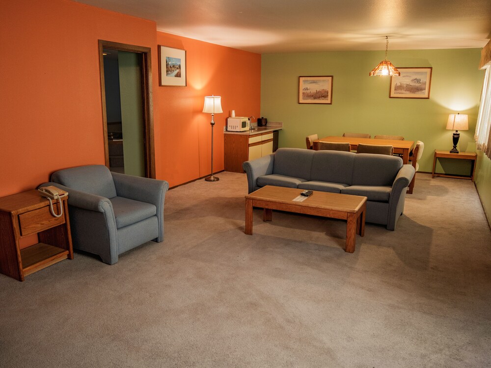Super 8 by Wyndham Prosser - photo 8