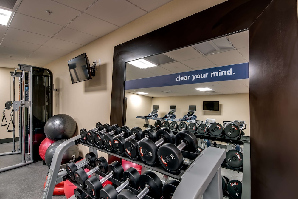 Hampton Inn & Suites Los Angeles Glendale - photo 43
