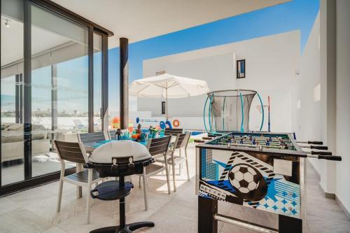 SunnyVillas 4BR New Villa Private Pool in Pernera