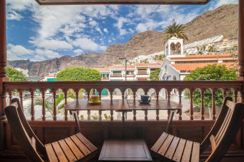 Paraiso Bamboo 2 Bedrooms 2 Bathrooms Fibre Net Heart of the Los Gigantes TV Channels in Los Gigantes, Spain