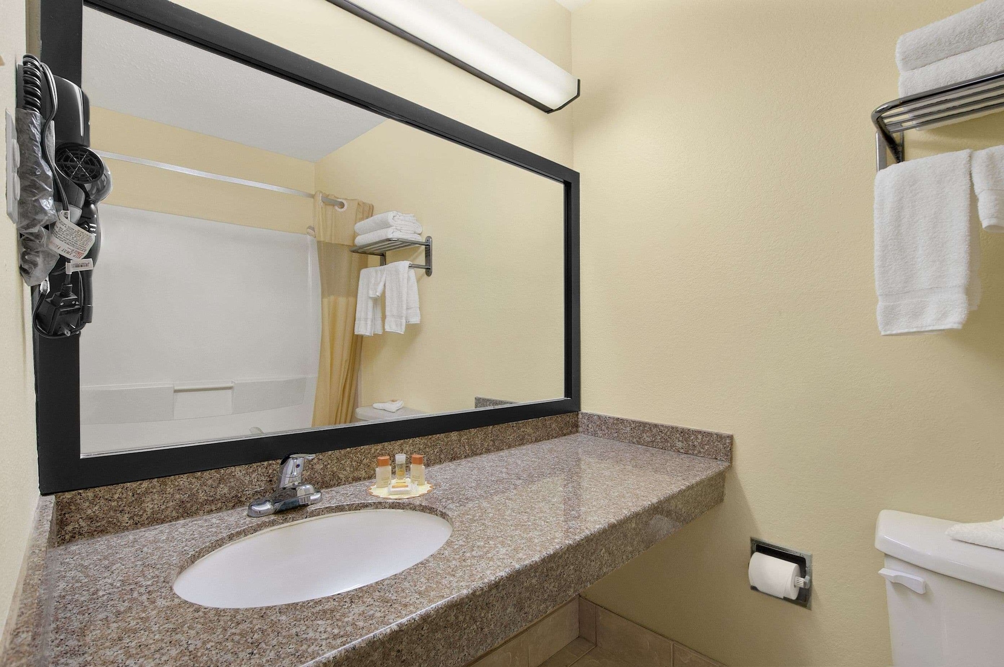 Days Inn by Wyndham Burleson Ft. Worth - photo 5