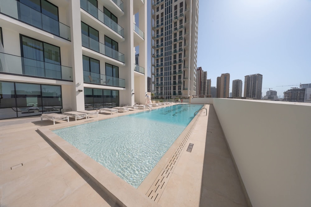 Free housekeeping visits during your stay StayShort Modern 1 Bedroom in JVC Sleeps 4 — 4-Star Luxury Hotel in Dubai, United Arab Emirates