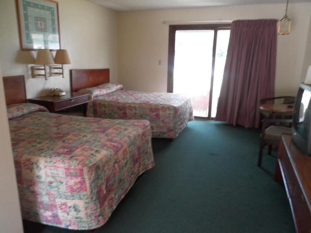 Tidewater Motel - photo 9