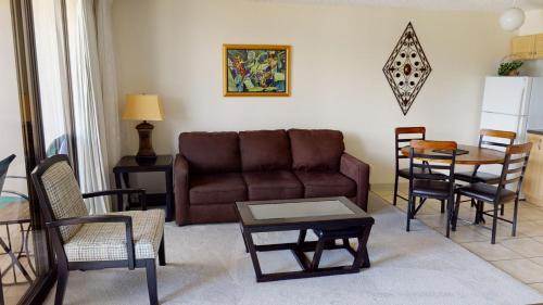 Updated 22nd Floor Waikiki Condo Free parking & WiFi Ideal for large family by Koko Resort Vacation Rentals - photo 5