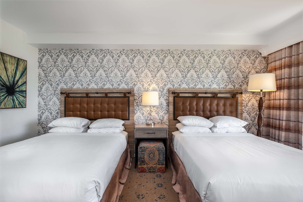 The Cassara Carlsbad Tapestry Collection by Hilton - photo 17