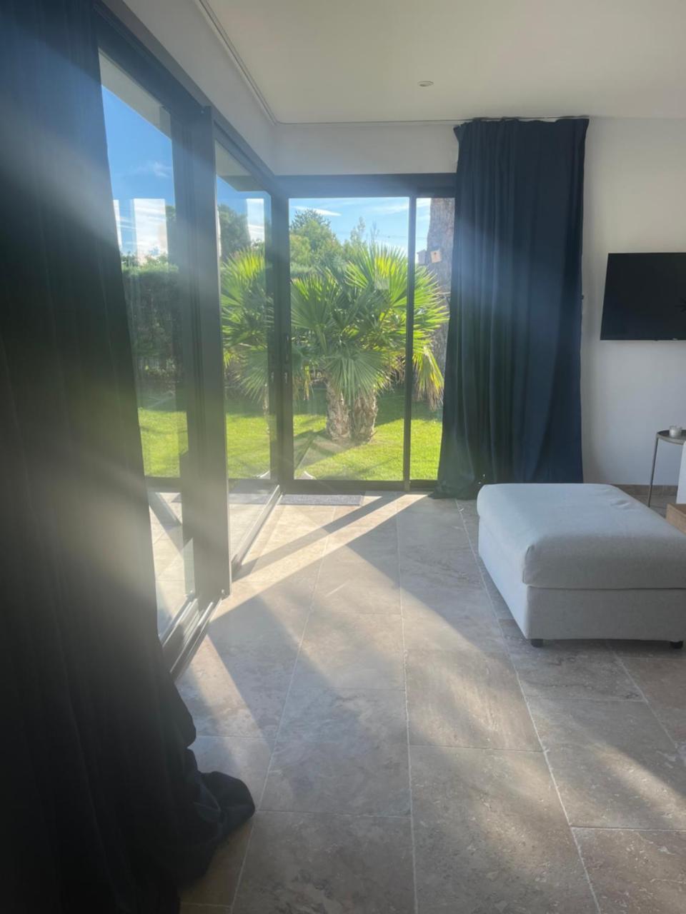 Magnifique Studio Avec Piscine — Arles