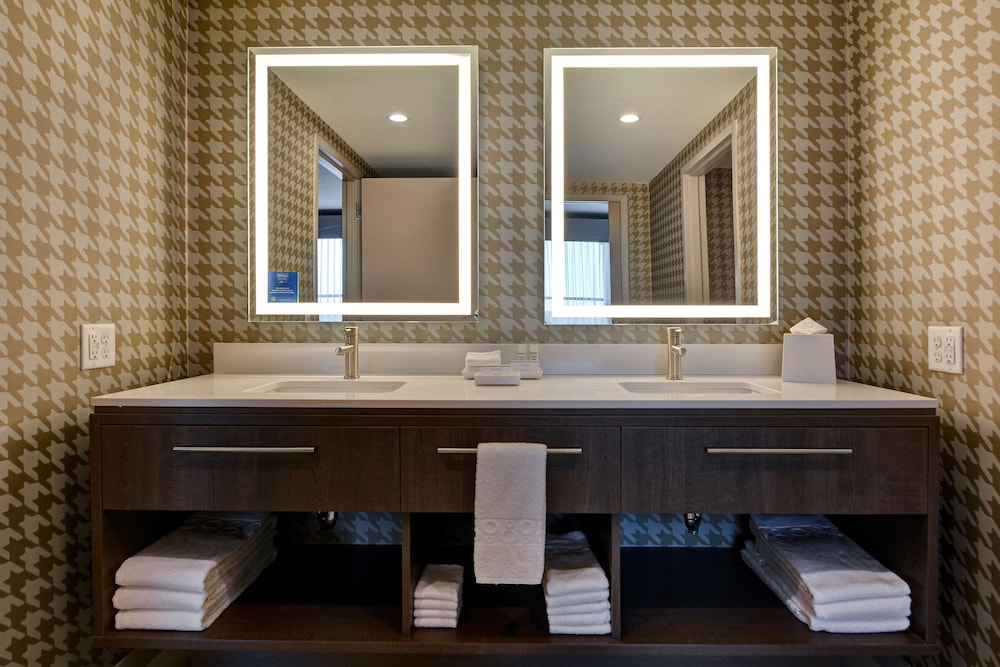 Home2 Suites by Hilton Orlando at Flamingo Crossings - photo 22