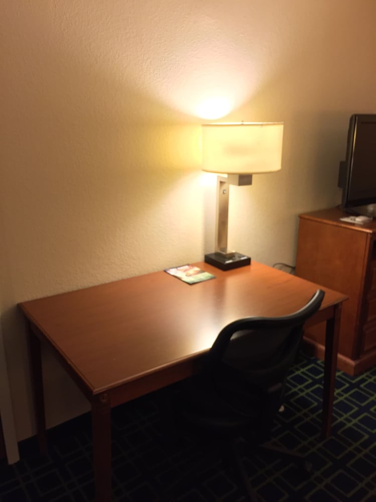 Fairfield Inn & Suites Valdosta - photo 10