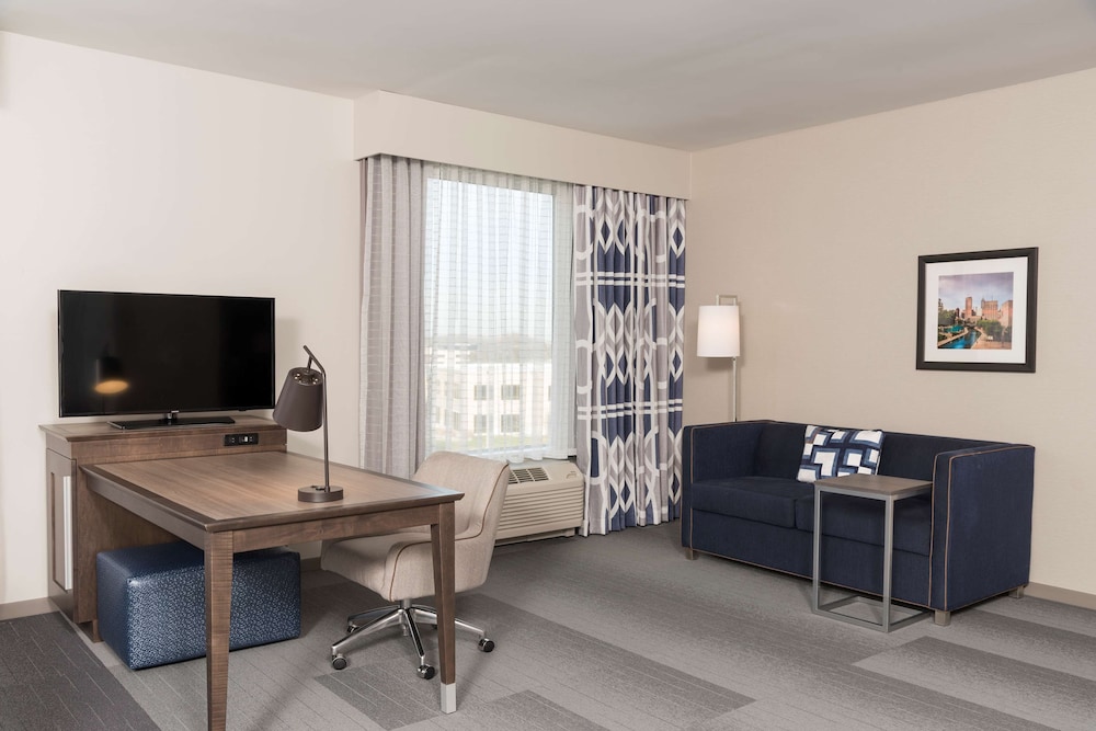 Hampton Inn & Suites Indianapolis Keystone - photo 12