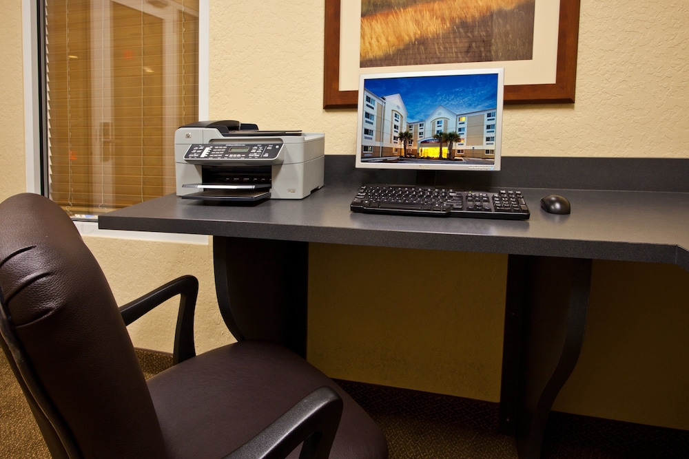 Candlewood Suites Ft Myers I 75 By IHG - photo 9