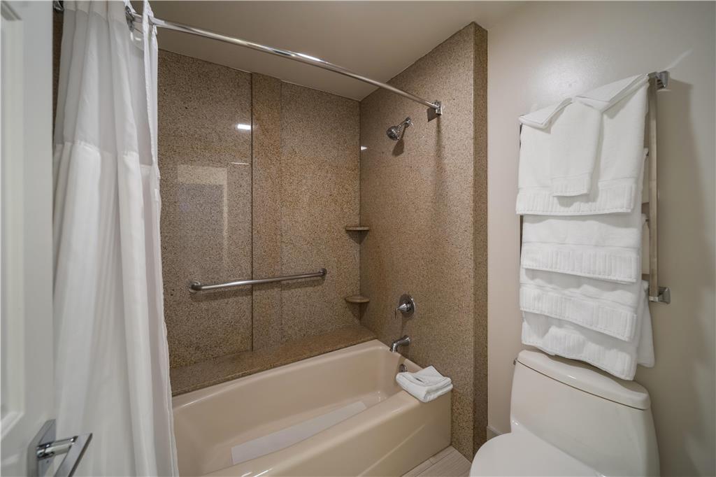 Best Western Plus Palm Court Hotel - photo 39