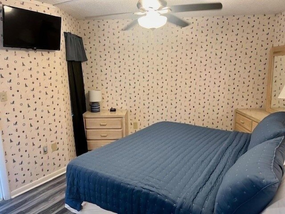 Royal Garden Resort 504 2 Bedroom Condo by RedAwning - photo 4
