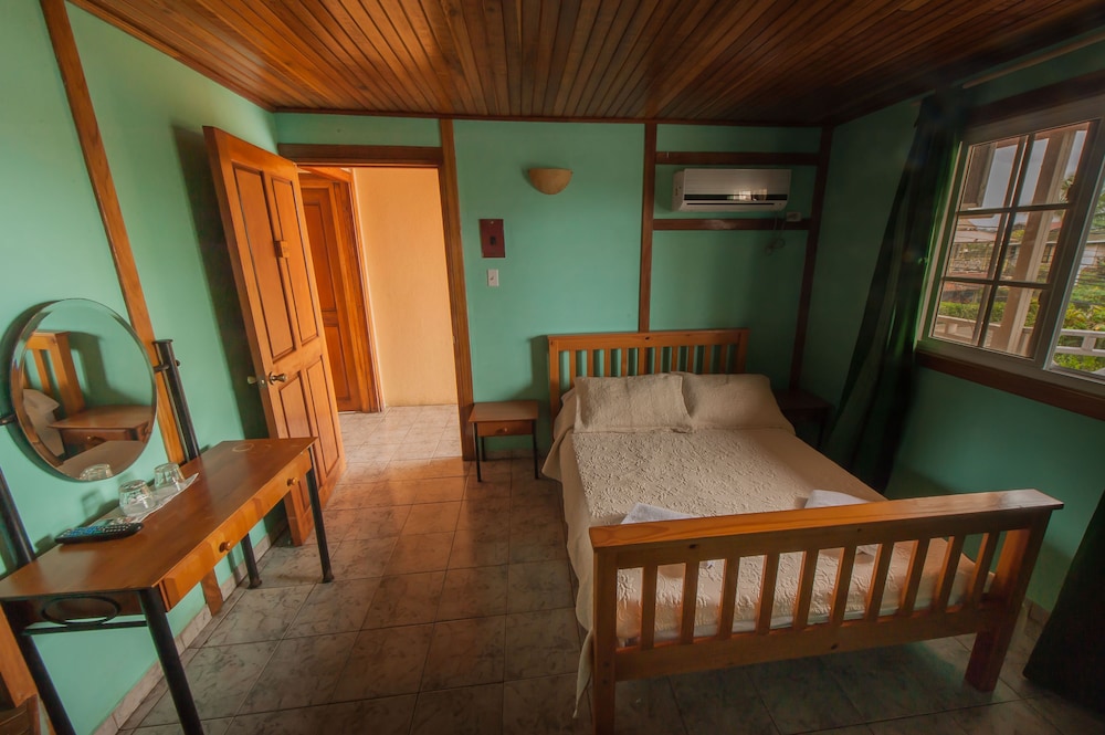 Hotel Posada Los Delfines — Bocas Del Toro — photo 5