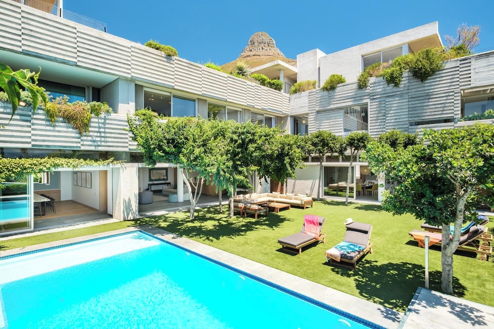 Unforgettable Fresnaye Sea View Villa Disa House
