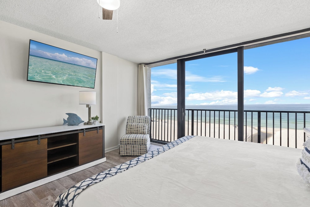 Sandpiper Beacon Beach Resort - photo 106