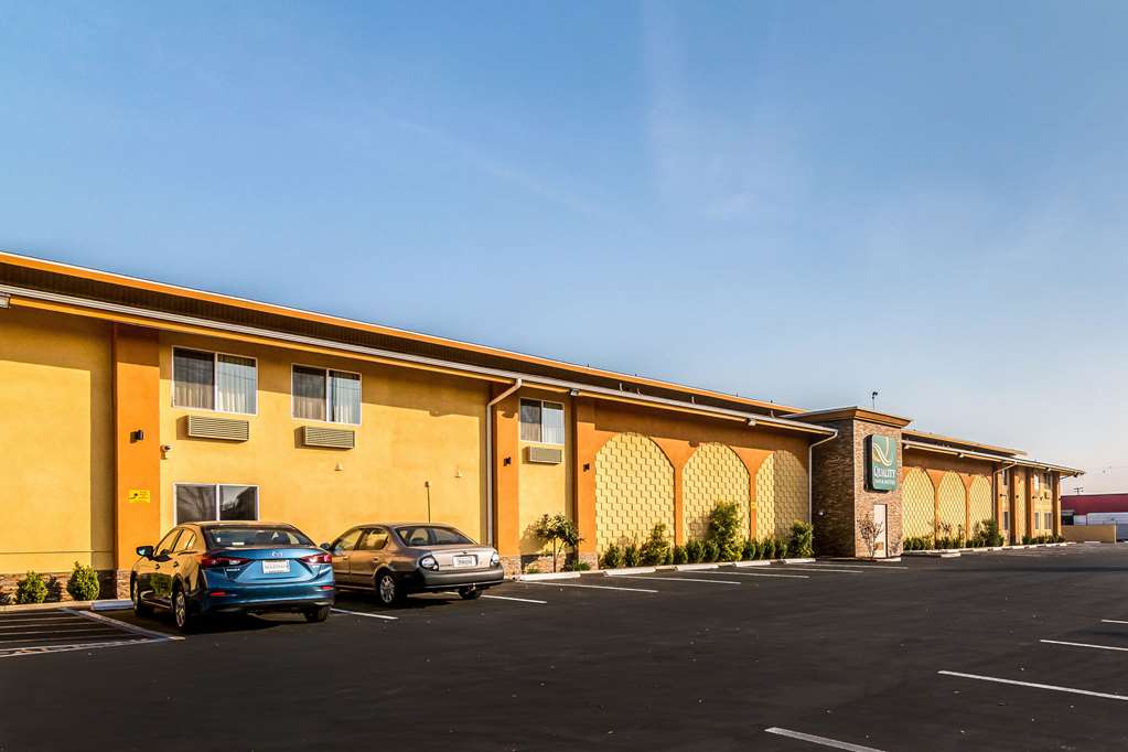 Quality Inn & Suites near Downtown Bakersfield - photo 3