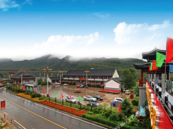 Jinshuiwan Hot Spring Resort — hotel in Longhua