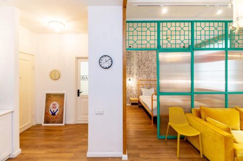 Unique and Beautiful 1BR Apt in Historic Tbilisi by Wehost