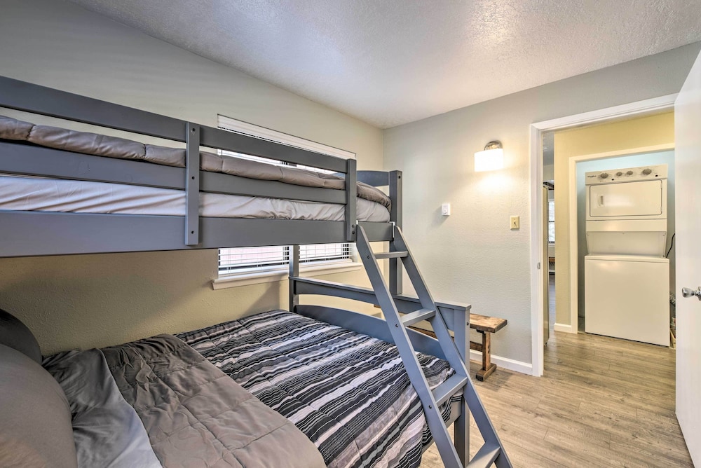 Angel Fire Condo with Fireplace Less Than 1 Mi to Ski Resort - photo 2
