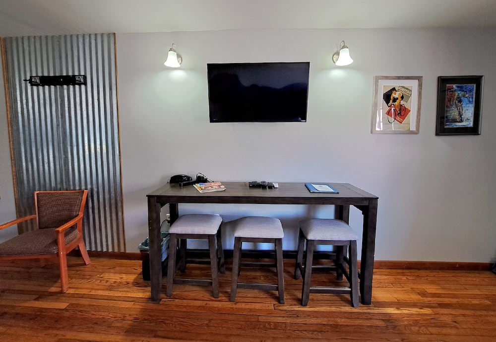Buffalo Lodge Bicycle Resort - photo 103