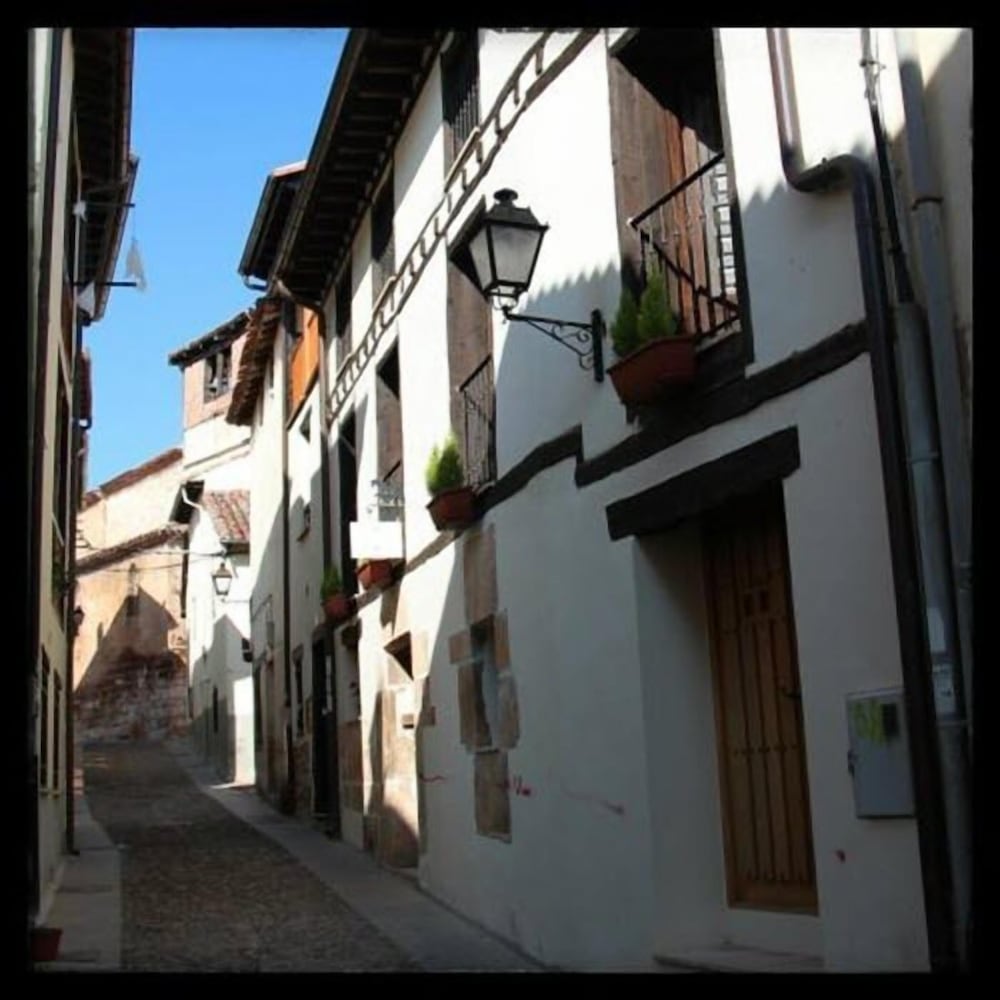 Hotel Rural Princesa Kristina — hotel in Covarrubias