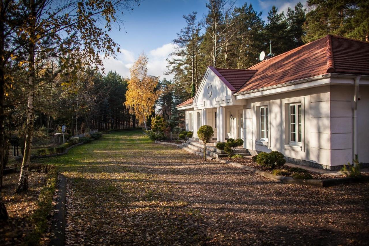 Dworek Myśliwski — hotel in Chojnice